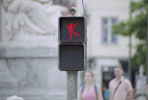 A Smart Dancing Traffic Light