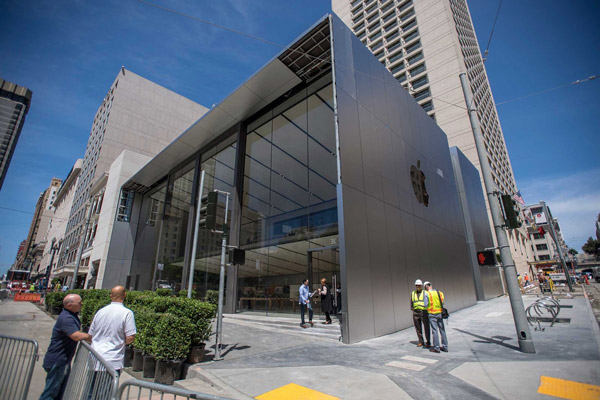 apple_new_store_visual_identity_the_branding_journal_2